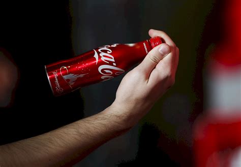 Coca Cola gana un 44% más  pero factura menos