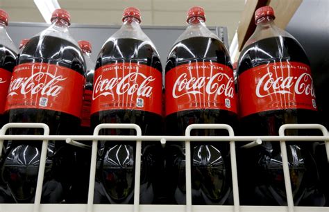 Coca – Cola se niega a dejar de utilizar botellas ...