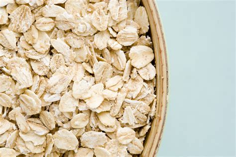 Colloidal Oatmeal: Why Derms Love This Ingredient for Dry ...