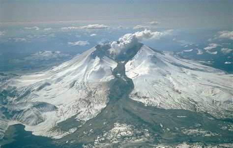 Colombia s  Nevado del Ruiz  Reawakens   the Stratovolcano ...