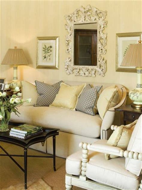 Color Outside the Lines: Small Living Room Decorating Ideas