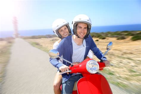 ¿Cómo alquilar en Formentera coche o moto para tu viaje?