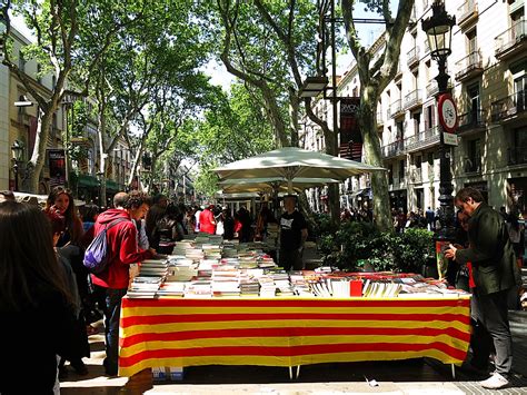 Cómo celebrar el día de Sant Jordi en Barcelona | Blog Casa Vaganto