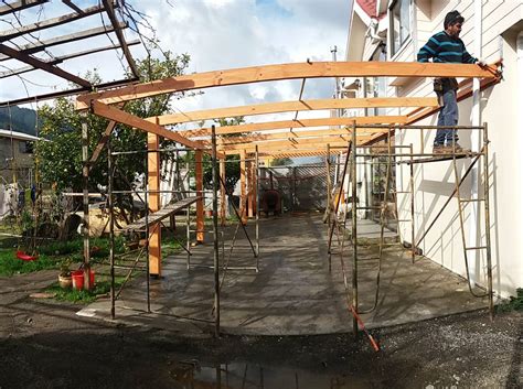 Cómo construir una pérgola de madera en el patio en 6 simples pasos