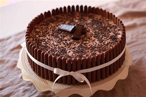 Como decorar una torta de chocolate | Como Decorar.com