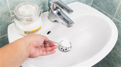 Cómo eliminar el mal olor de baños y cocinas