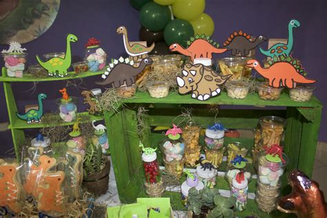 ¿Cómo hacer dinosaurios en foamy y dulceros para una fiesta infantil ...