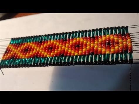 Como hacer un Nuevo diseño de pulseras en mostacilla   YouTube