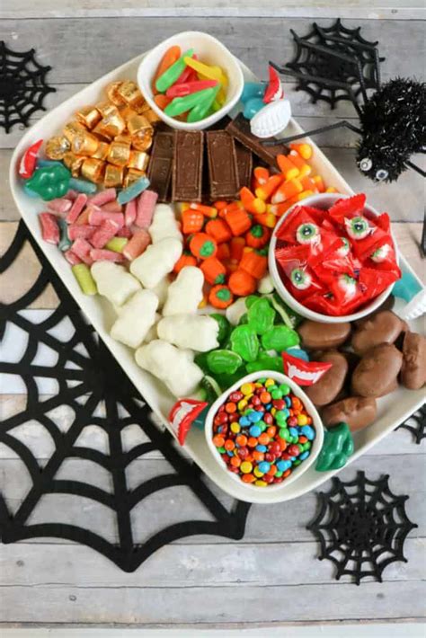 Cómo hacer una tabla de dulces para Halloween   Hispana Global