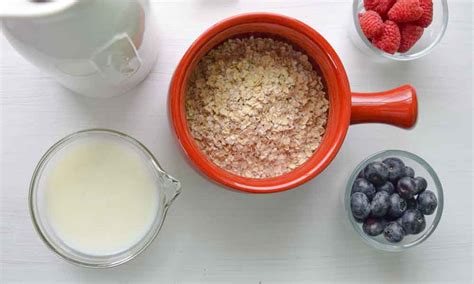 Cómo preparar gachas de avena o porridge para desayunar ...