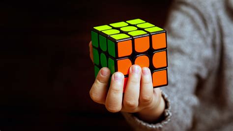 ¿Cómo resolver el cubo Rubik en pocos movimientos ...