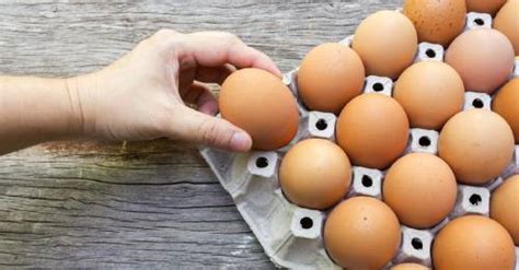 Cómo saber si los huevos  caducados  siguen siendo buenos ...