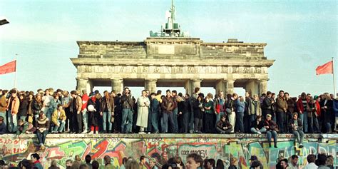 Cómo se produjo la caída del Muro de Berlín hace 31 años