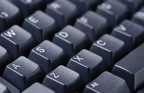 Computer Trivia #3: The Origin of the QWERTY Keyboard ...