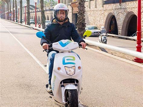 Con eCooltra ya puedes alquilar scooters eléctricos en ...
