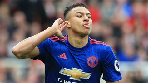 CONFIRMED: Lingard signs new four year Man Utd contract ...