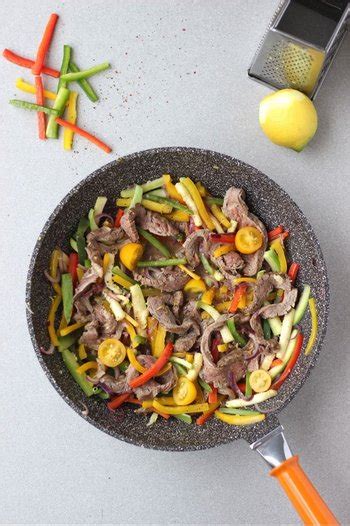 Consejos para cocinar un wok de vegetales y carne con soja ...
