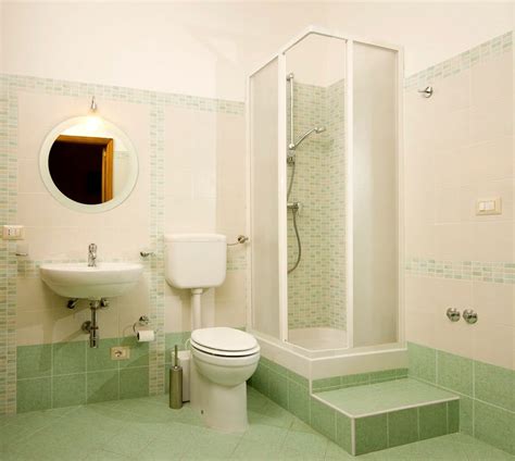 Consejos para decorar un cuarto de baño pequeño | Decoora