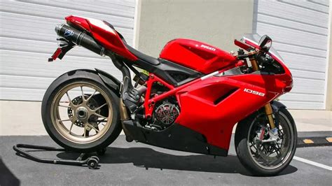 Consigue esta Ducati 1098R homologada cuanto antes