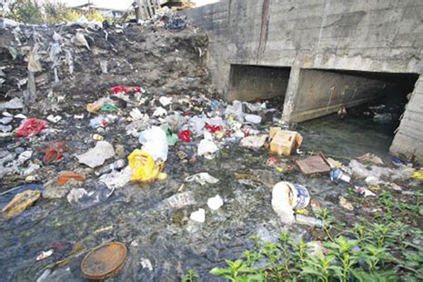 Contaminación del medio ambiente en el centro poblado de ...