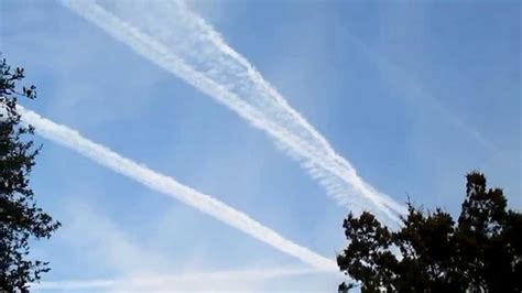 Contrails vs. Chemtrails   YouTube