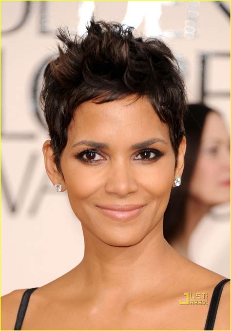 COOL WALLPAPERS: Halle Berry 2011