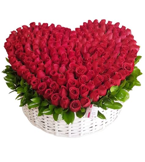 Corazón de rosas rojas en canasta   Boutique Floral Nicté