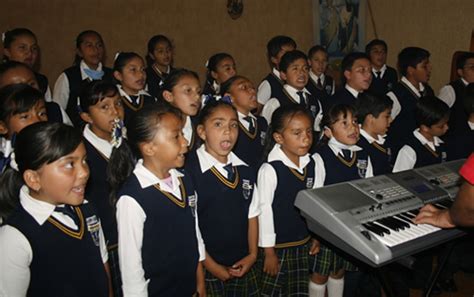 Coro del Colegio Teresa de Calcuta, en Zamora | somos de aquí, y de allá