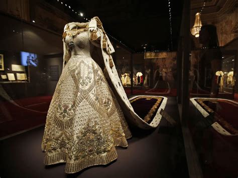 Coronation gown and robe   Queen Elizabeth II s coronation ...