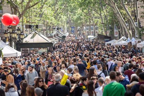 Coronavirus.  Aplazada la celebración de Sant Jordi el 23 de abril