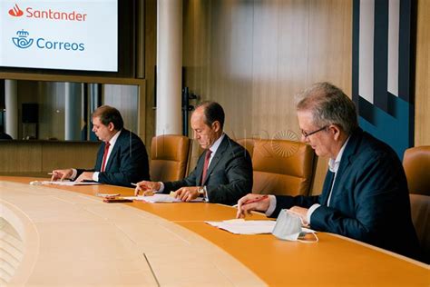 Correos y Banco Santander firman un acuerdo para ofrecer ...