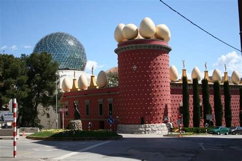 Corrida de toros en el Museo Dalí   ABC.es