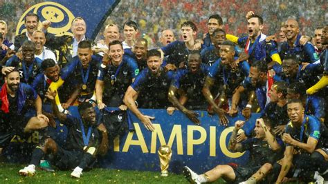 Coupe du monde 2018: la France décroche sa deuxième étoile ...