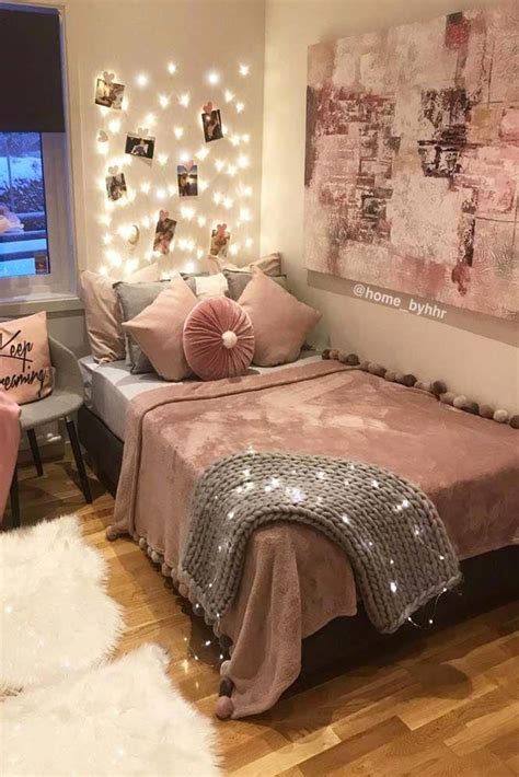 Cozy Teen Bedroom With A Platform Bed. Need some teen ...