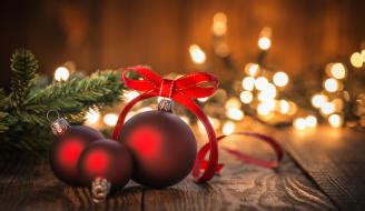 ¿Cuál es el origen de las bolas de Navidad? Levante EMV