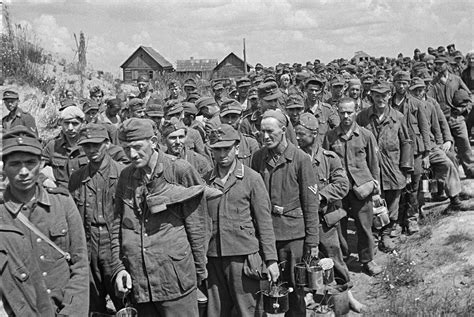 Cuando soldados alemanes desfilaron por Moscú durante la ...