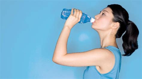 ¿Cuánta agua es recomendable beber cada día? | El Diario NY