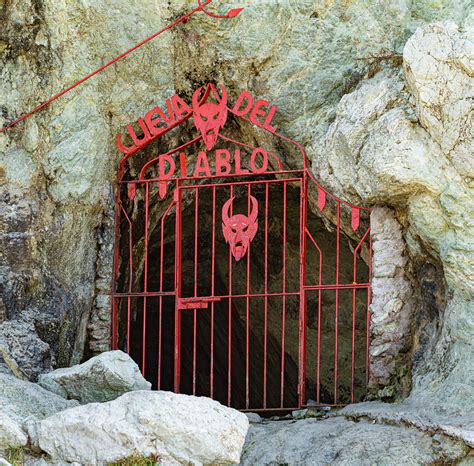 Cueva del Diablo Mazatlan Mexico Photograph by Tommy Farnsworth