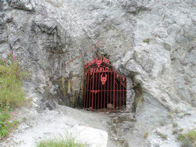 Cueva del diablo | Terror Amino