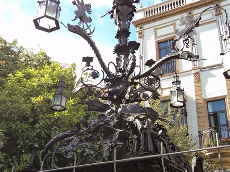 Cultura de Sevilla: La Cruz de la Cerrajería vuelve a centrar la Plaza ...