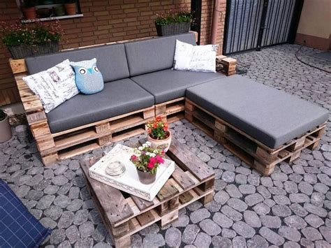Cushioned Pallet L / sectional Sofa with Coffee Table   30 ...