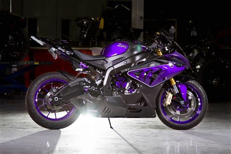 Custom Paint BMW S1000RR Looks Painfully Awesome ...