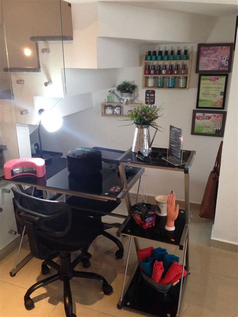 Cute small space nail technician room set up ideas | home ...