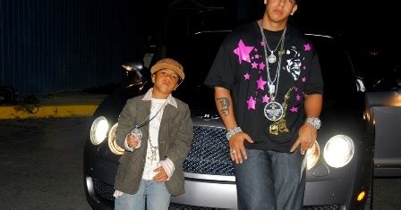 Daddy Yankee: Daddy Yankee con su hijo