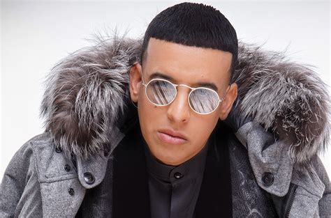 Daddy Yankee & Snow Celebrate  Con Calma  Top 10 Debut on ...