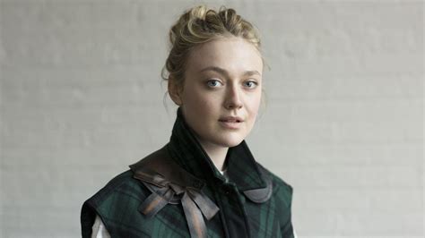 Dakota Fanning Opens Up About Her Directorial Debut ...