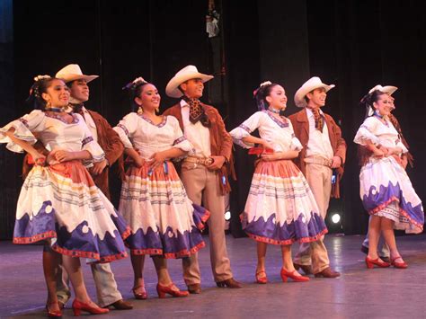 Danzas típicas mexicanas que te harán raspar la chancla