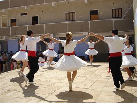 Danzas y Bailes Tradicionales de España para Educación Primaria