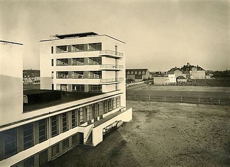 Das Bauhausgebäude von Walter Gropius  1925–26 ...