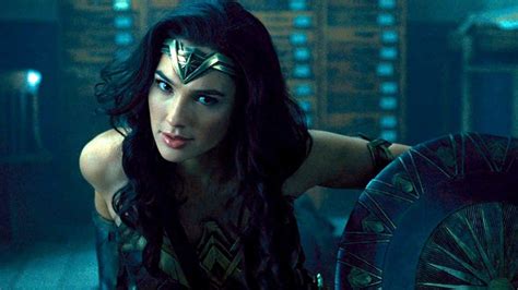 DC s Wonder Woman 2: First Logo Teased,  80s Setting ...